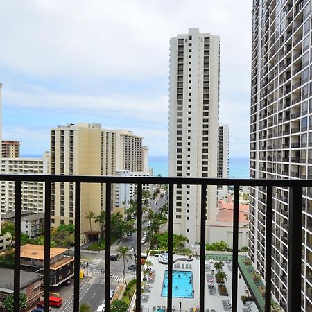 Waikiki Banyan 1812 Spacious Tropical Oasis Apartment Honolulu Room photo